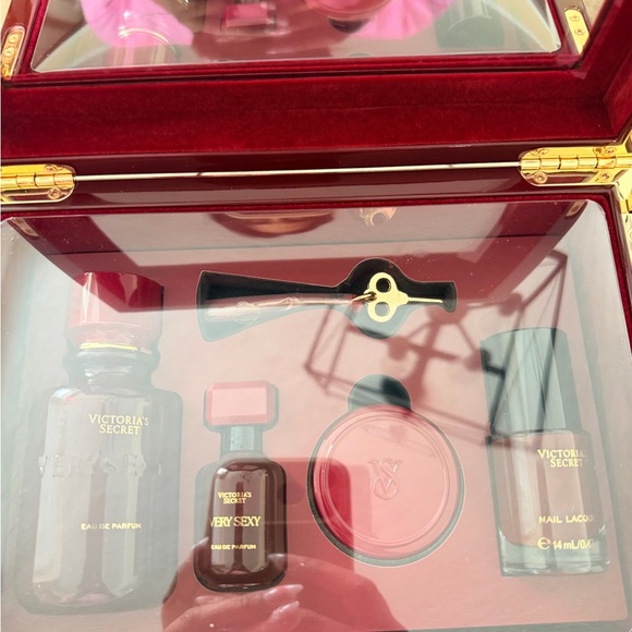 Victoria’s Secret Jewelry Box Perfume Gift Set - Picture 4 of 4